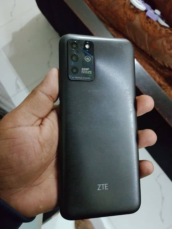 ZTE blade v30 4/64 used phone 1