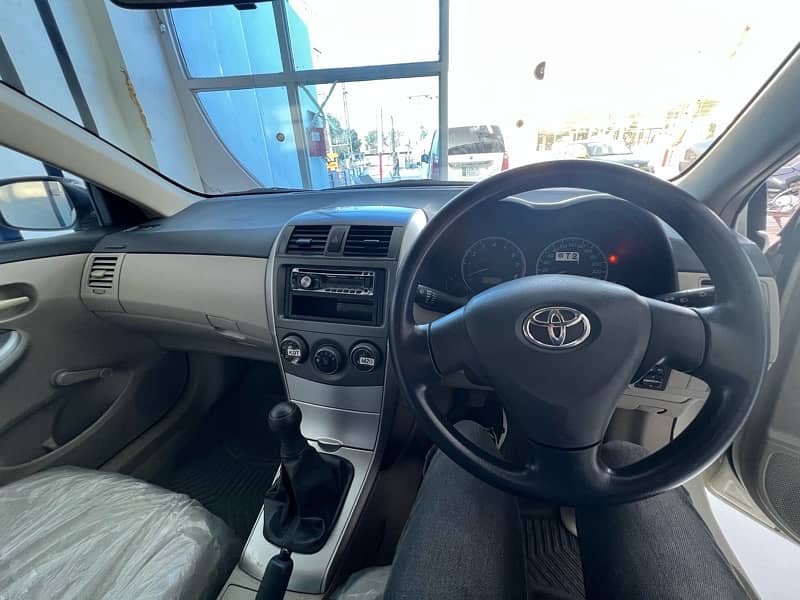 Toyota Corolla XLI 2012 like brand new car. low millage 4