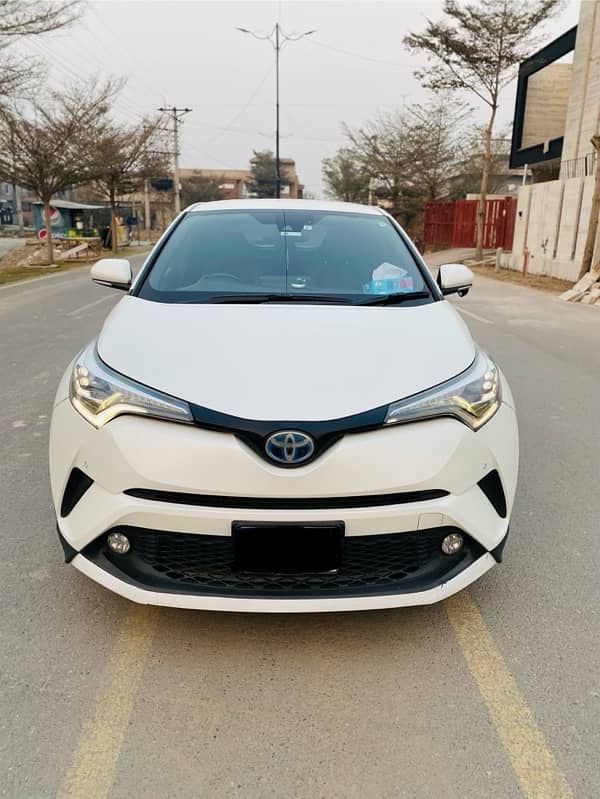 Toyota C-HR 2017 1