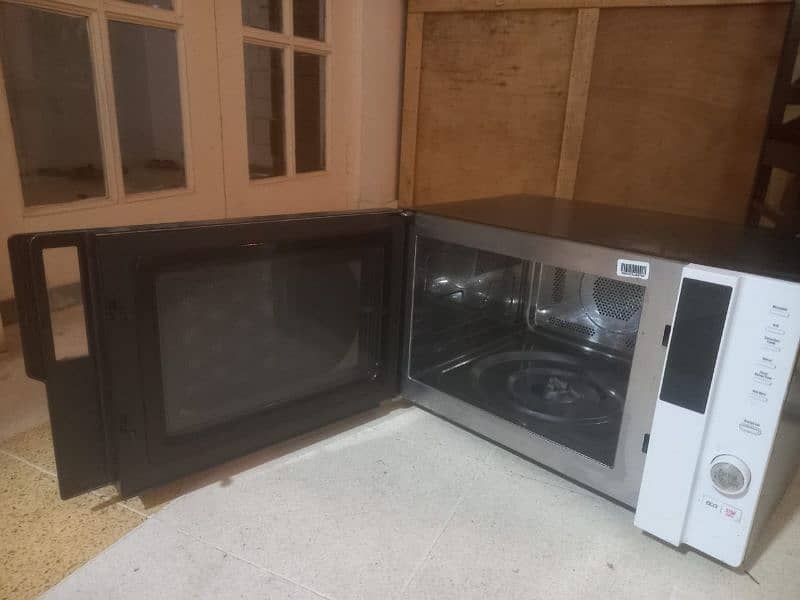 Microwave oven 1