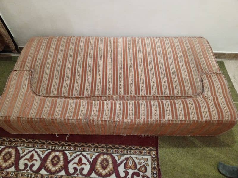 sofa comebed 1