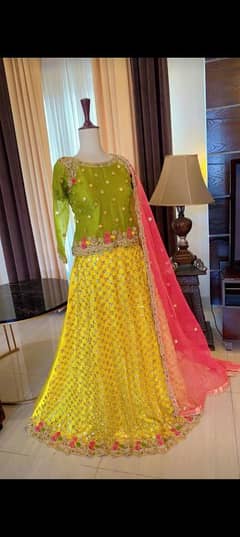 BEAUTIFUL MEHNDI BRIDAL DRESS