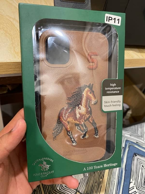 IPHONE 11 POLO COVER 1