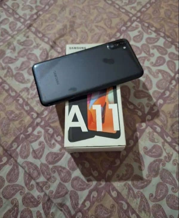 Samsung A11 with box condition 10by10 2