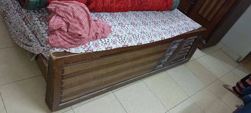 King size bed 1