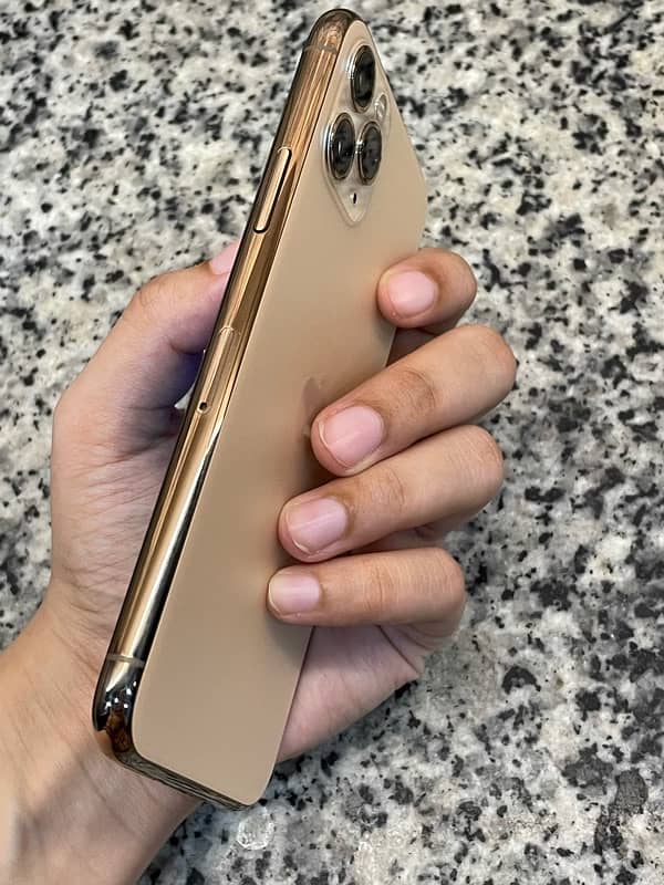 iphone 11 pro PTA approved 4