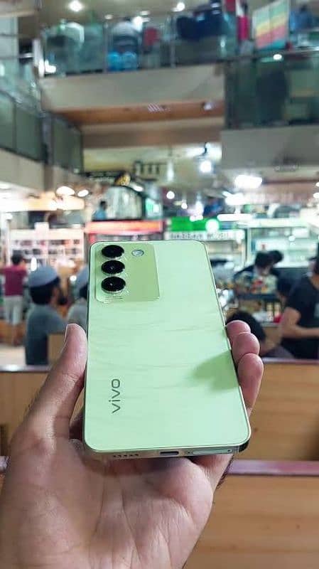 Vivo Y100 (8GB RAM, 128GB Storage,  8 Month Warranty) 5