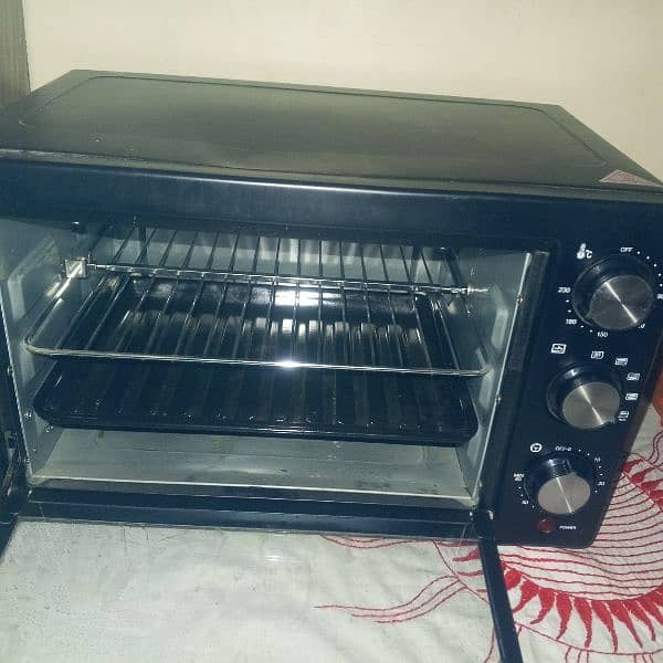 Toaster company ka oven hai brand new hai use nai Kiya belkul be 4