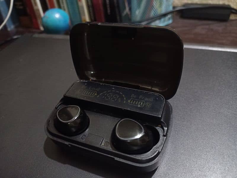 M10 earbuds 4