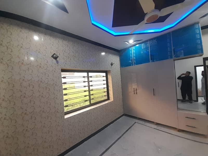 Corner 5 Marla House Available For Sale In Gulshan E Iqbal 2