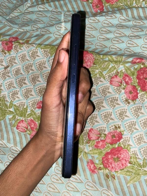 infinix smart 7 hd with box (price negotiable) 3