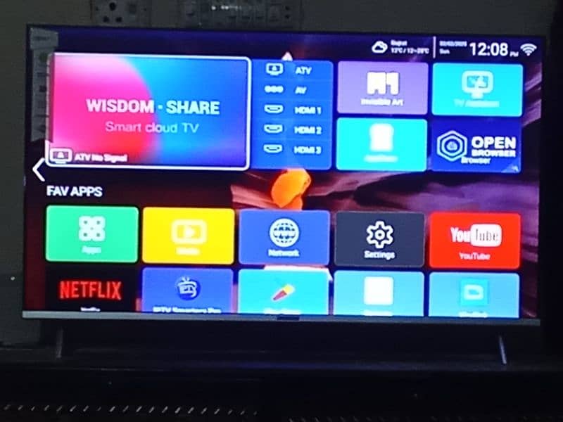 Smart LED TV Borderless 43 Inch 1