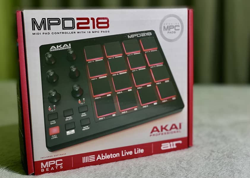 Akai MPD 218 USB MIDI Pad Controller. 1