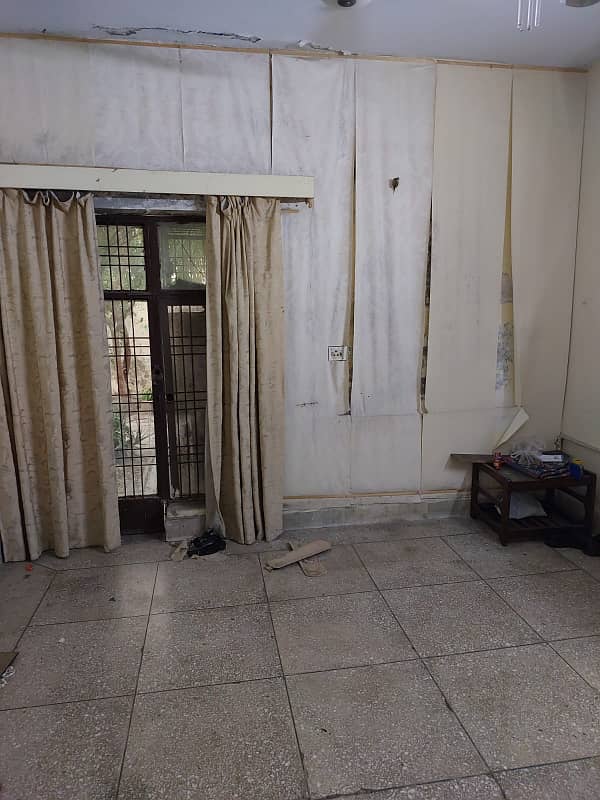 17 Marla Double Storey Old House Nespak Society Phase-1 Lahore 12