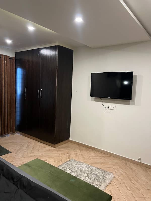 1 Bedroom VIP Full furnish flat per day available in Bahria town Lahore 9