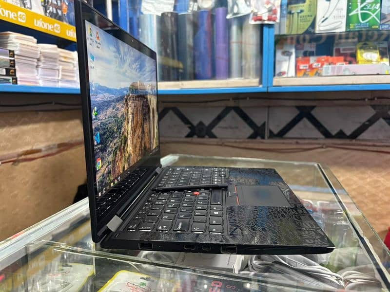 Lenovo Thinkpad x380 Yoga 7