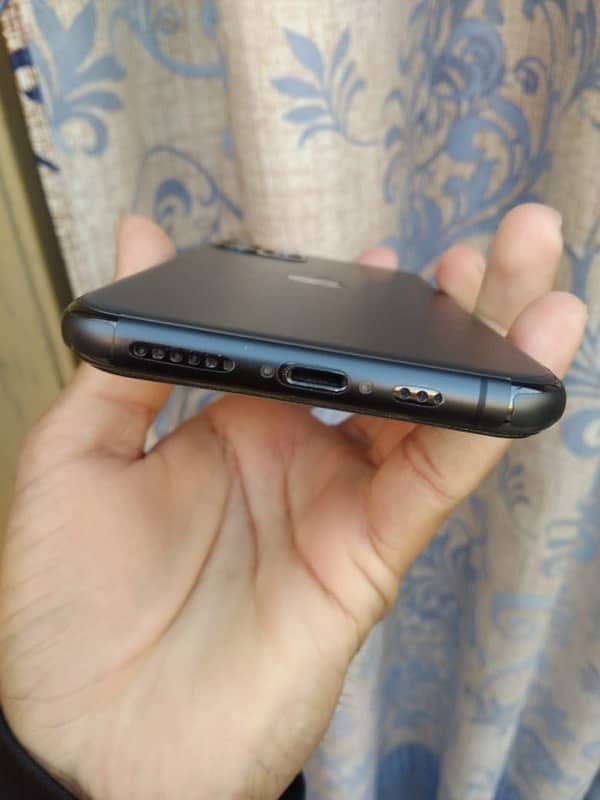 iPhone 11pro non PTA 4