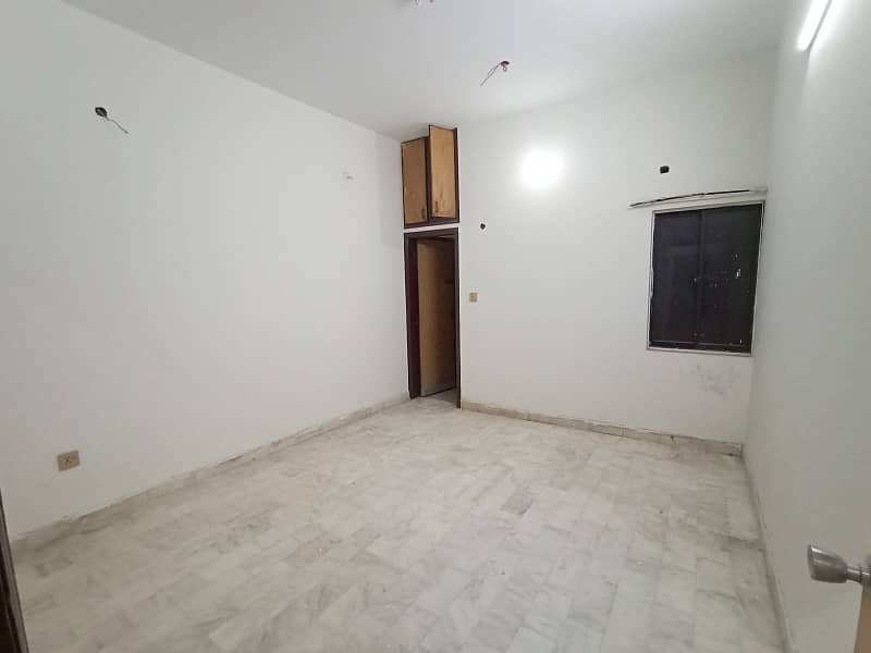 120 Yards 1ST Floor For RENT On Main Road For Office Use In North Karachi 5c4, 60,000 Rent 0