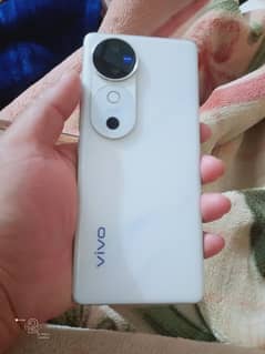 vivo V40 5g. 9monyh warranty. 10/10 condition.