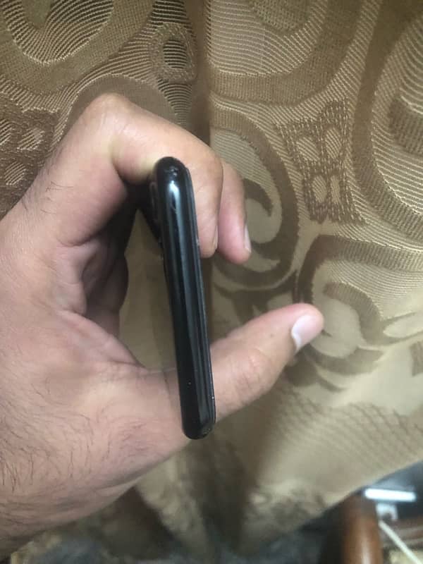 iPhone 7 32gb pta approved finger working 4