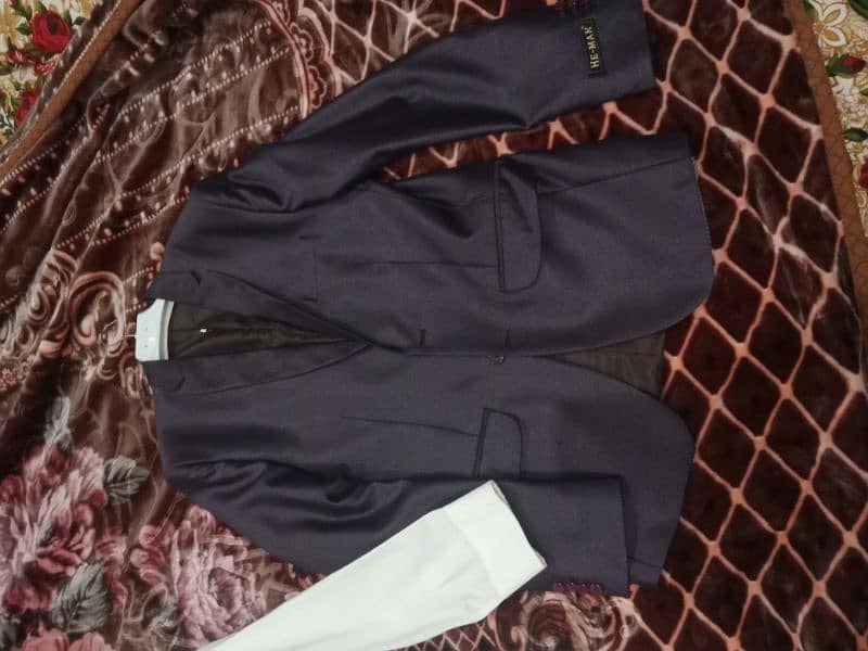 three piece pent coat for sale only 2 hour use . 03107762822 3