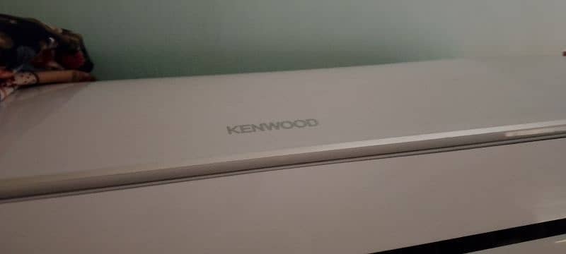 Kenwood ac 1 ton brand new condition. .  cool n heat 1