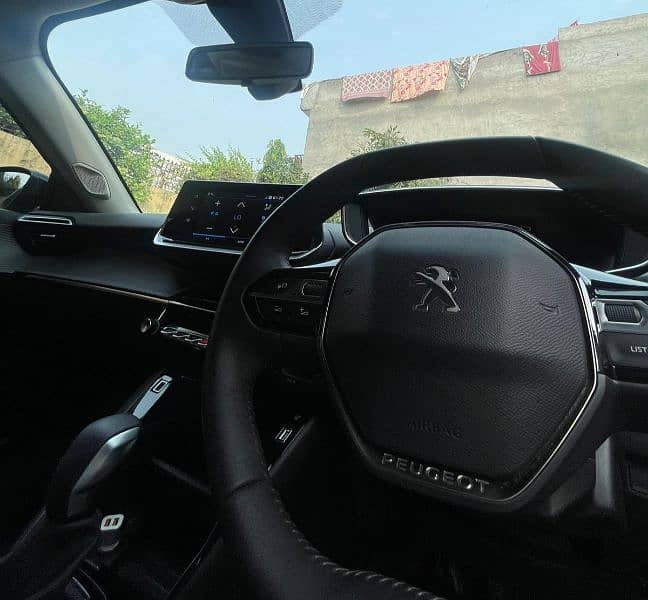 Peugeot 2008 Allure 2024 16