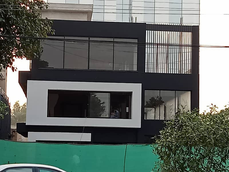 DHA CANTT,COMMERCIAL BUILDING FOR RENT NEAR GULBERG GARDEN TOWN MALL ROAD JAIL ROAD AND FEROZPUR ROAD LAHORE 0