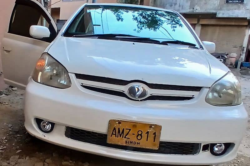 Toyota Platz 2002 4