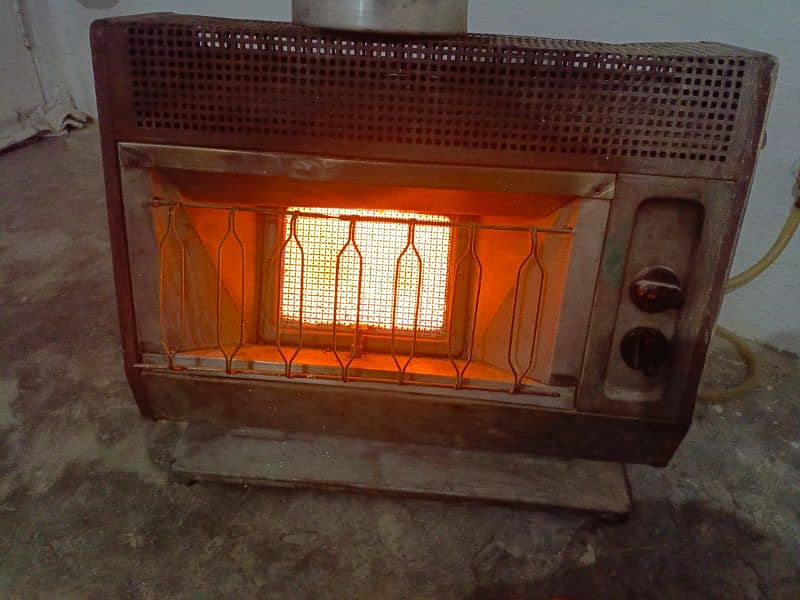 Aik Adad Gas Heater in Good Running Condition 3