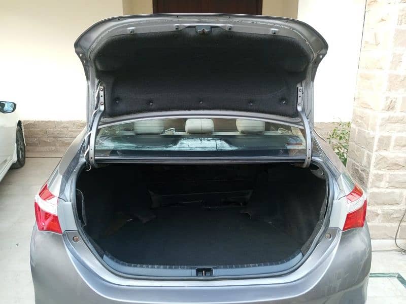 Toyota Corolla GLI 2015 Manual in Outclass Original Condition in DHA 7