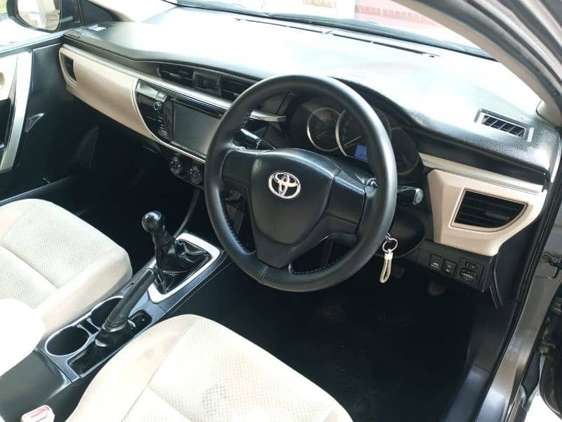 Toyota Corolla GLI 2015 Manual in Outclass Original Condition in DHA 9