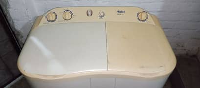 Haier TWIN-TUB WASHING MACHINE Model: HWM80-113S