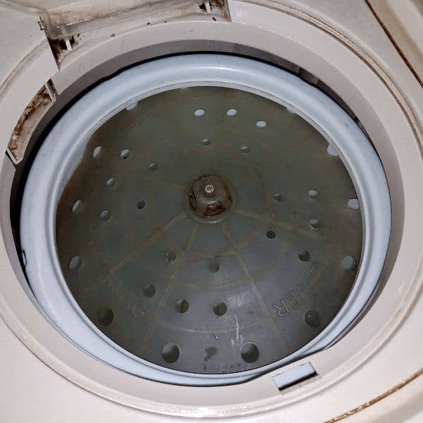 Haier TWIN-TUB WASHING MACHINE Model: HWM80-113S 10