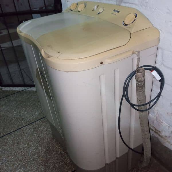 Haier TWIN-TUB WASHING MACHINE Model: HWM80-113S 12