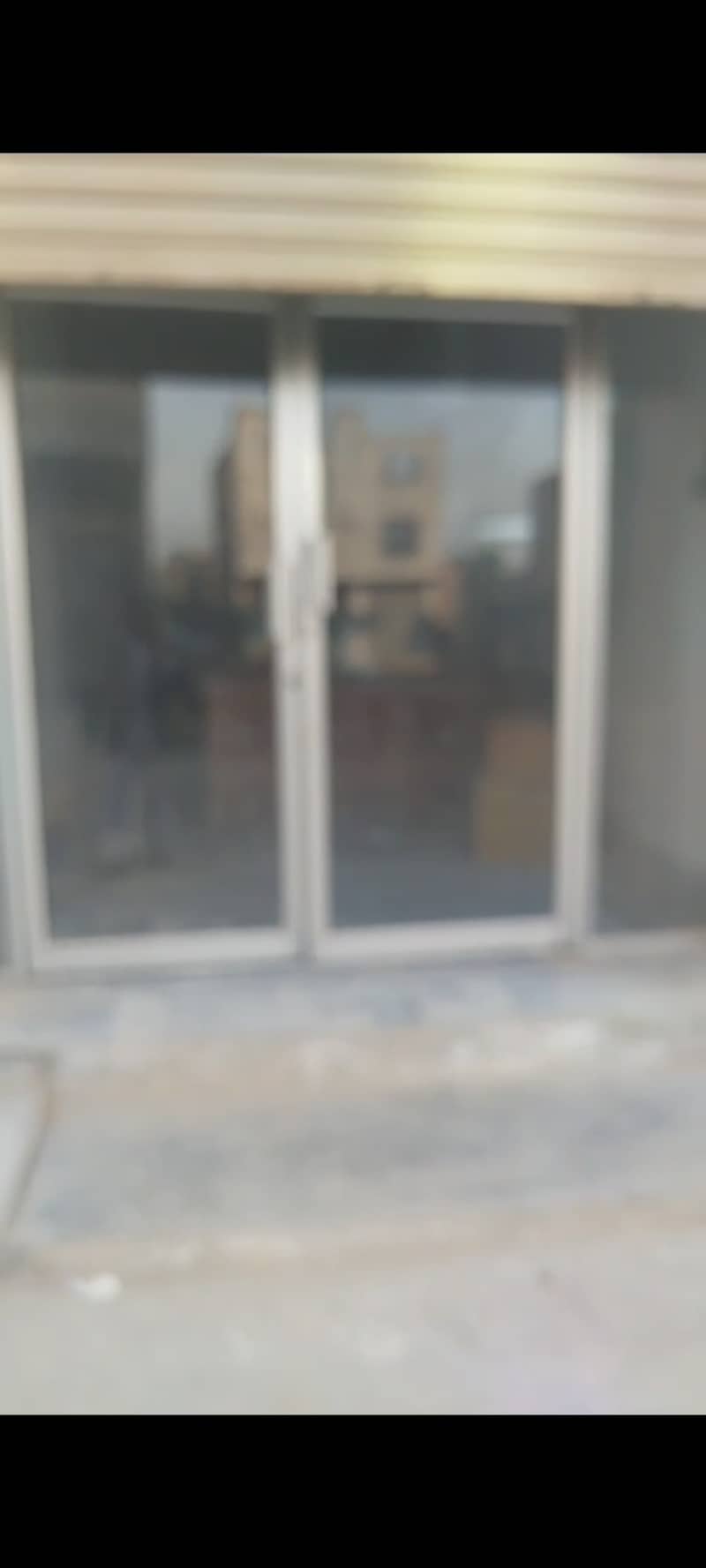 Office shesha door like new 14*10 3