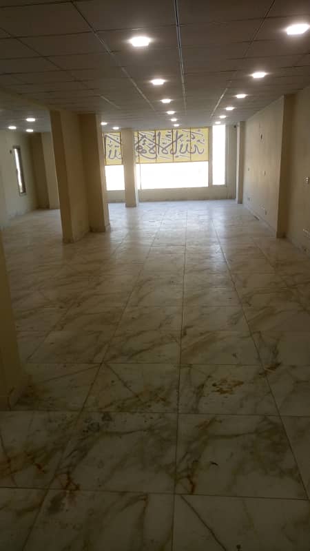 Commercial office open area / Hall 1800/3600 sqr feet in Gulshan iqbal 1