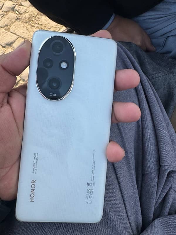 Honor 200 pro 0