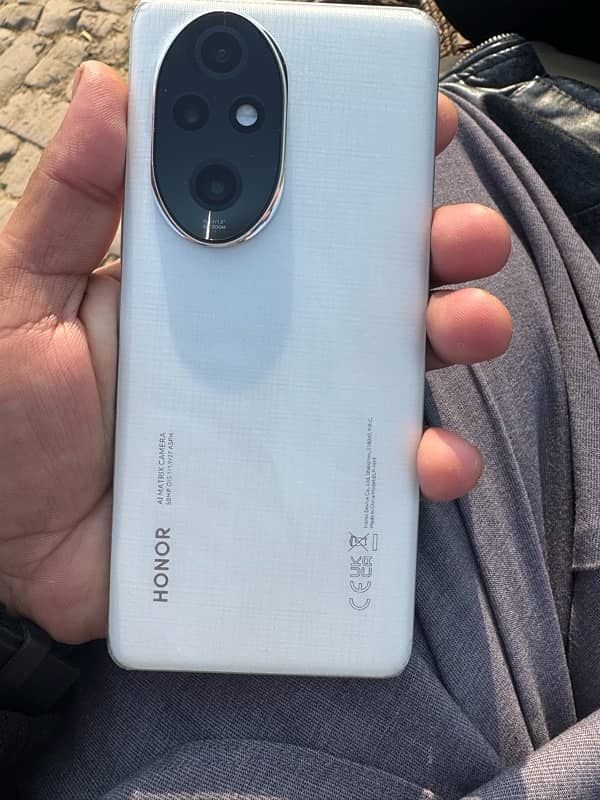 Honor 200 pro 3