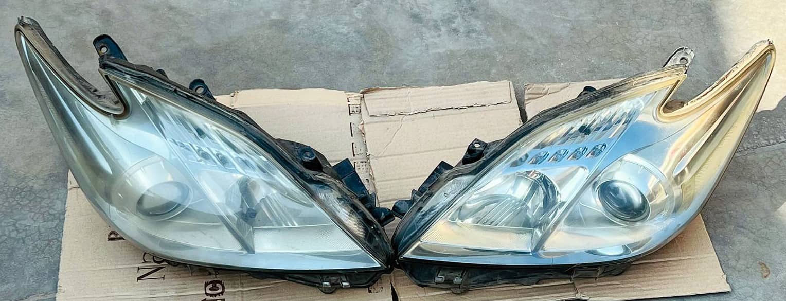 Toyota Prius Head Lights 0