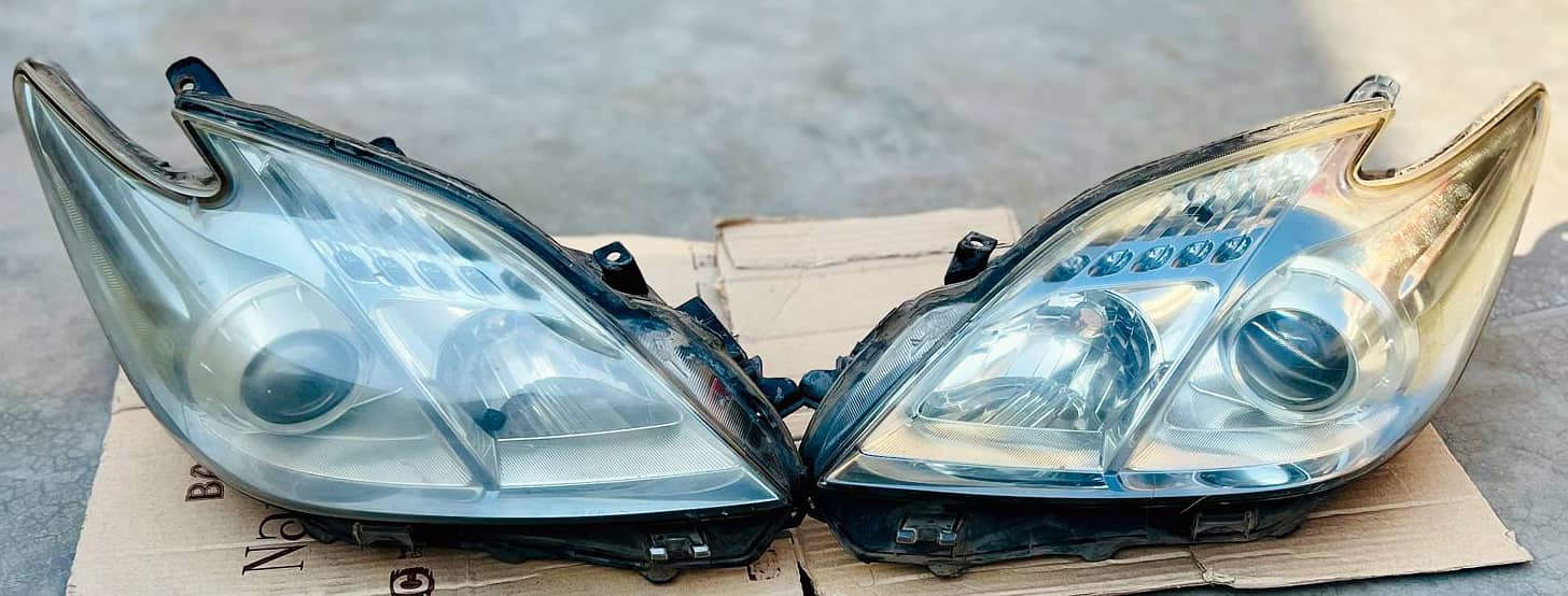 Toyota Prius Head Lights 1