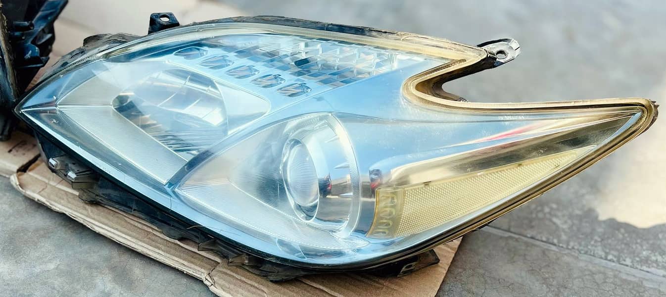 Toyota Prius Head Lights 3