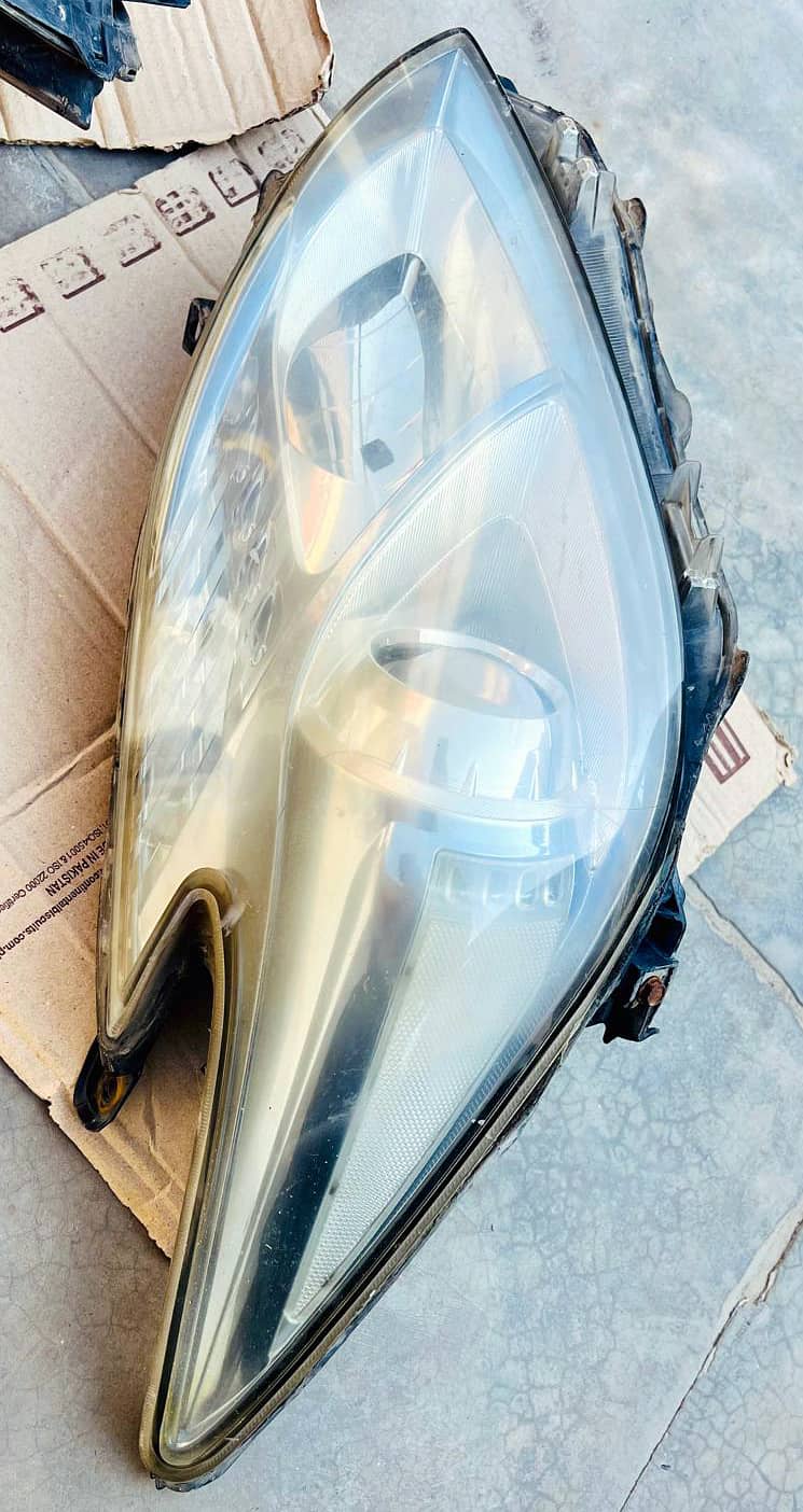 Toyota Prius Head Lights 8