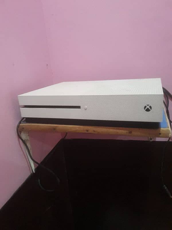 Xbox One S 13