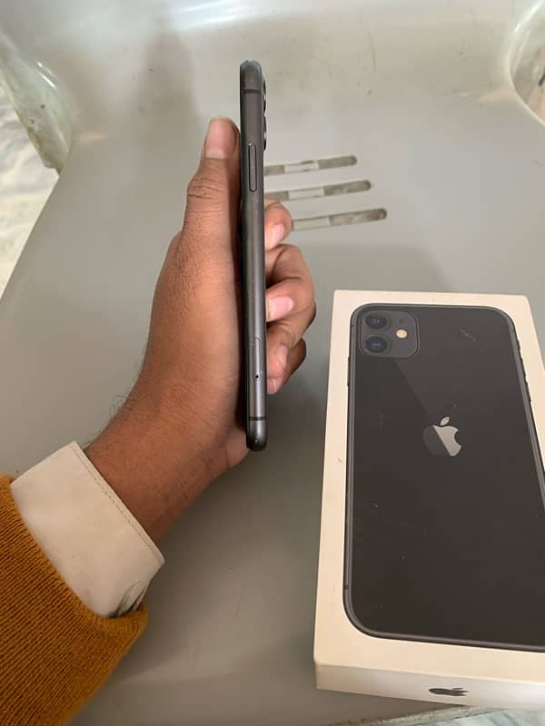 iPhone 11 64gb With box Nonpta 2