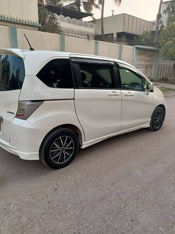 Honda Freed Spike Hybrid Automatic as Wish ISIS BRV  Sienta 14