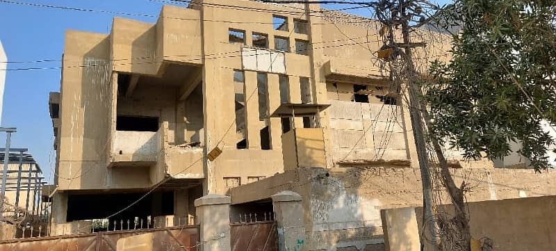 Prime Location 1000 Square Yards House For sale Available In Korangi 0