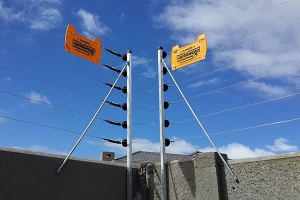 Electric fence / home security fence / wire fence / fence 3
