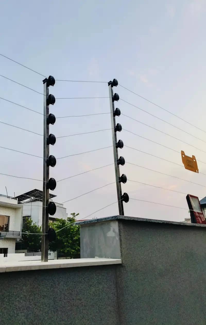 Electric fence / home security fence / wire fence / fence 11