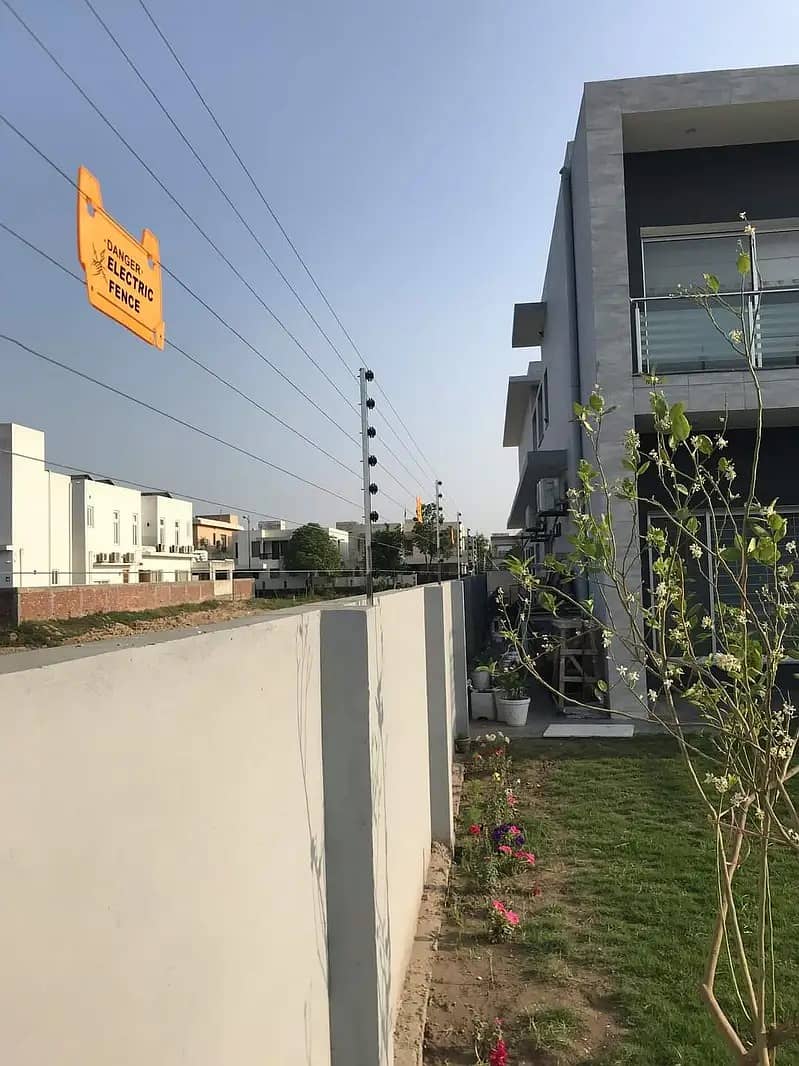 Electric fence / home security fence / wire fence / fence 15